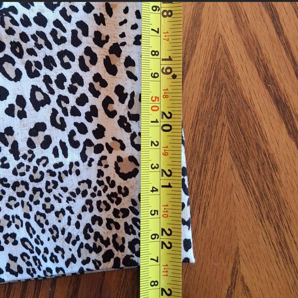CHICO'S leopard print capri trousers, size1, medium. - Picture 5 of 7
